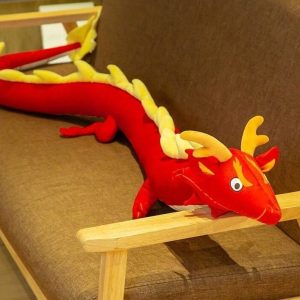 215cm-red_jouets-en-peluche-dragon-chinois-geant_variants-2-min-e1664990834599.jpg Peluche géante dragon chinois