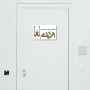 door.jpg Affichette pour porte – on s’amuse dans la cours