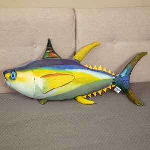 oreiller-en-peluche-de-poisson-de-thon-d_main-1-min.jpg Peluche géante poisson coloré